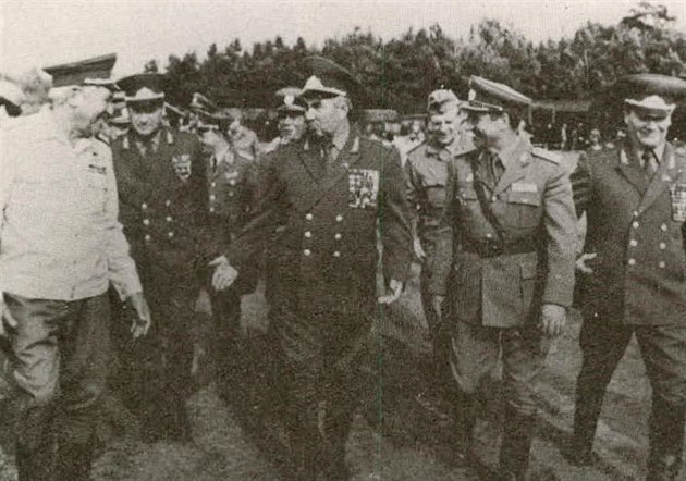 Sovtská armáda v eskoslovensku. Ilustraní snímek