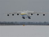 An-225 Mrija pistv na monovskm letiti