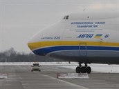 An-225 Mrija na možnovském letišti