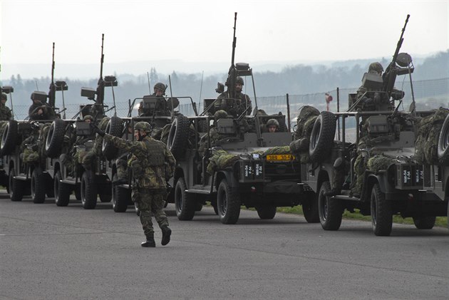 Chrudimtí výsadkái bhem cviení Sil velmi rychlé reakce NATO