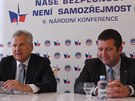 Bývalý polský prezident Aleksander Kwaśniewski a předseda poslanecké sněmovny Jan Hamáček na národní konferenci 