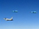 Rusk sthac bombardry Suchoj Su-34 nad Baltem 24. ervence 2015 v doprovodu...