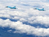Rusk sthac bombardry Suchoj Su-34 nad Baltem 24. ervence 2015 v doprovodu...