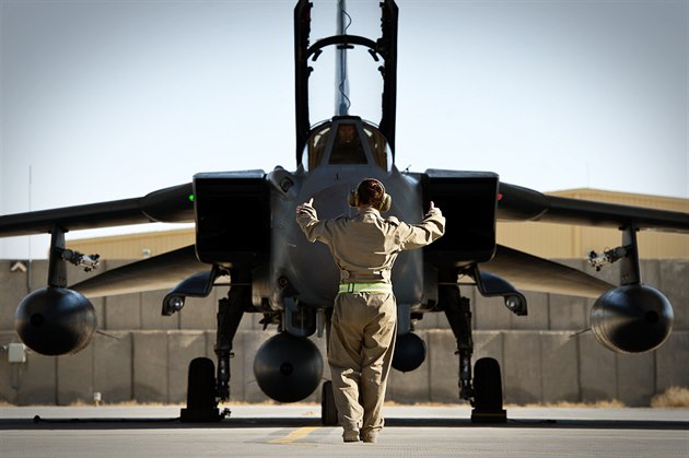 Letoun Tornado GR.4 britského Královského letectva na základně Kandahár v...