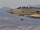 Letoun Tornado GR.4 britskho Krlovskho letectva pistv na kypersk...