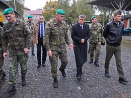 Ministr financ Andrej Babi (ANO) u 73. tankovho praporu v Pslavicch