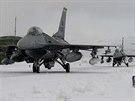 Letouny F-16 americkch vzdunch sil na zkladn v Bodo za polrnm kruhem