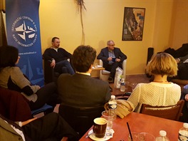 Debata Savoy Caf s Vclavem Bartukou
               v Praze, 9. bezna 2016.