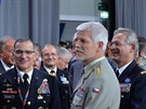 f NATO Jens Stoltenberg, vrchn aliannch sil Curtis Scaparrotti a pedseda...