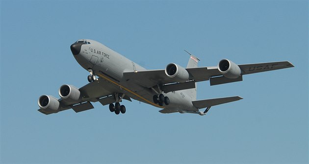 Americký létající tanker KC-135