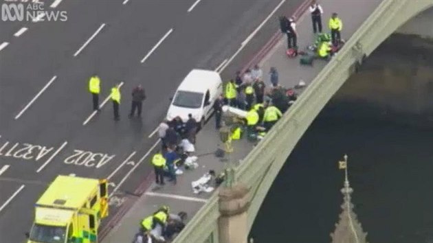 Útok na most u britského parlamentu v Londýn (22. bezna 2017)