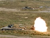 Cvičení „Mobilizace 2017“. Ostrými tankovými střelbami na Libavé vyvrcholily manévry, do kterých armáda k profesionálům poprvé povolala záložníky