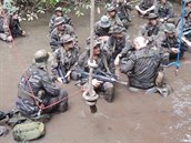 Bojov kurz francouzsk nmon pchoty v dungli africkho Gabonu