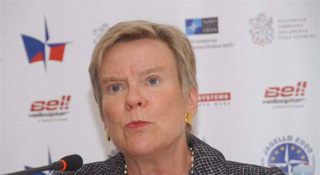 Rose Gottemoeller, zástupkyn generálního tajemníka NATO na národní konferenci...