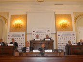 Lídři šesti parlamentních stran na národní konferenci „Naše bezpečnost není samozřejmost“
