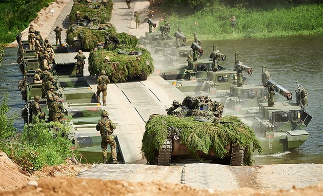 Cviení alianních jednotek Iron Wolf v Pobaltí (ilustraní foto)