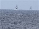 nsk bojov lod na cest do Baltskho moe zachycen z paluby dnsk fregaty...
