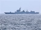 nsk torpdoborec Che-fej v Severnm moi zachycen z paluby dnsk fregaty...