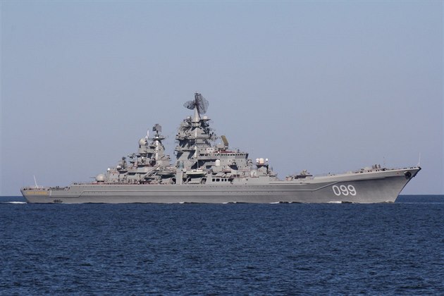 Ruský bitevní křižník Petr Veliký ve Finském zálivu