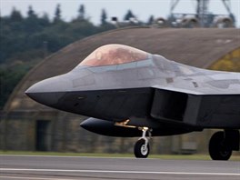 Americk stroj F-22 na zkladn Lakenheath v Britnii