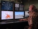 Vrtulníkový simulátor na kábulském letišti využívají čeští specialisté k...