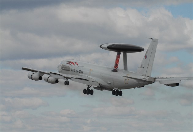 Letoun vasné výstrahy AWACS na áslavské základn