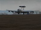 Letoun Boeing E-3A Sentry aliannho systmu vasn vstrahy AWACS na drze...