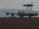 Letoun Boeing E-3A Sentry aliannho systmu vasn vstrahy AWACS na drze...