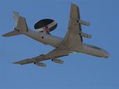 Letoun včasné výstrahy AWACS nad čáslavskou základnou