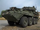 Obrnnec Stryker americk armdy bhem zastvky konvoje ve Star Boleslavi