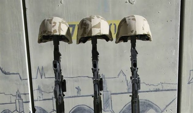 Pieta na základn Bagrám v Afghánistánu za ti eské vojáky, kteí padli v...