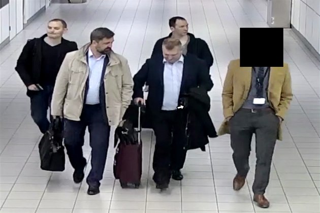 tveice ruských zpravodajských dstojník na nizozemském letiti Schiphol