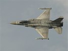 Letoun F-16 polského letectva na Dnech NATO v Ostrav