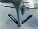 Strategick bombardr B-1B Lancer dopluje palivo za letu bhem cvien Trident...