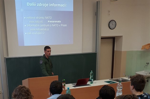 Debata s mjr. Michalem Daňkem z 21. základny taktického letectva Vzdušných sil...