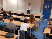 Přednáška o Severoatlantické alianci pro studenty pražského gymnázia (7. prosince 2018)