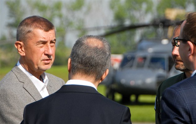 Premiér Andrej Babi (ANO) na Dni otevených dveí základny v áslavi