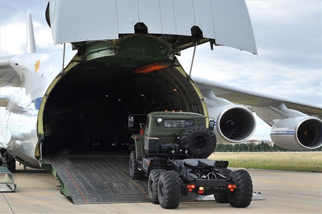 První zásilka ruského protivzdušného systému S-400 dorazila do Turecka