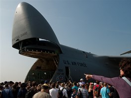 Americk letoun C-5 Galaxy na Dnech NATO v Ostrav v roce 2009