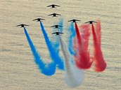 Francouzská akrobatická skupina Patrouille de France na strojích Alpha Jet