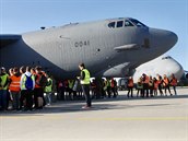 Americký bombardér B-52 na mošnovském letišti