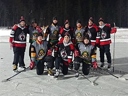Do mistrovstv svta v rybnkovm hokeji v Kanad vstoupili strakonit vojci...