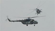 Vrtulníky Mi-171 v letové ukázece na Dnech NATO v Ostrav