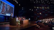 Jens Stoltenberg ped Parlamentním shromádní NATO v Haagu