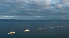 Flotila spojeneckých lodí během testu protiraketové obrany u pobřeží Skotska