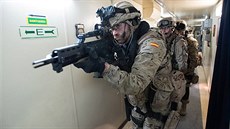 Španělská zásahová jednotka během zimního cvičení Cold Response v Norsku
