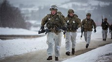 Britská námořní pěchota na zimním cvičení v Norsku