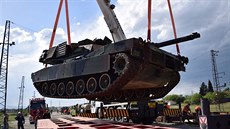 Přeprava amerických tanků Abrams na cvičení Noble Partner v Gruzii