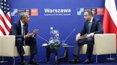 Americký prezident Barack Obama během schůzky se svým polským protějškem...