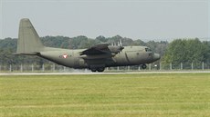 Transportní letoun C-130 Hercules rakouského letectva přistává na mošnovském...